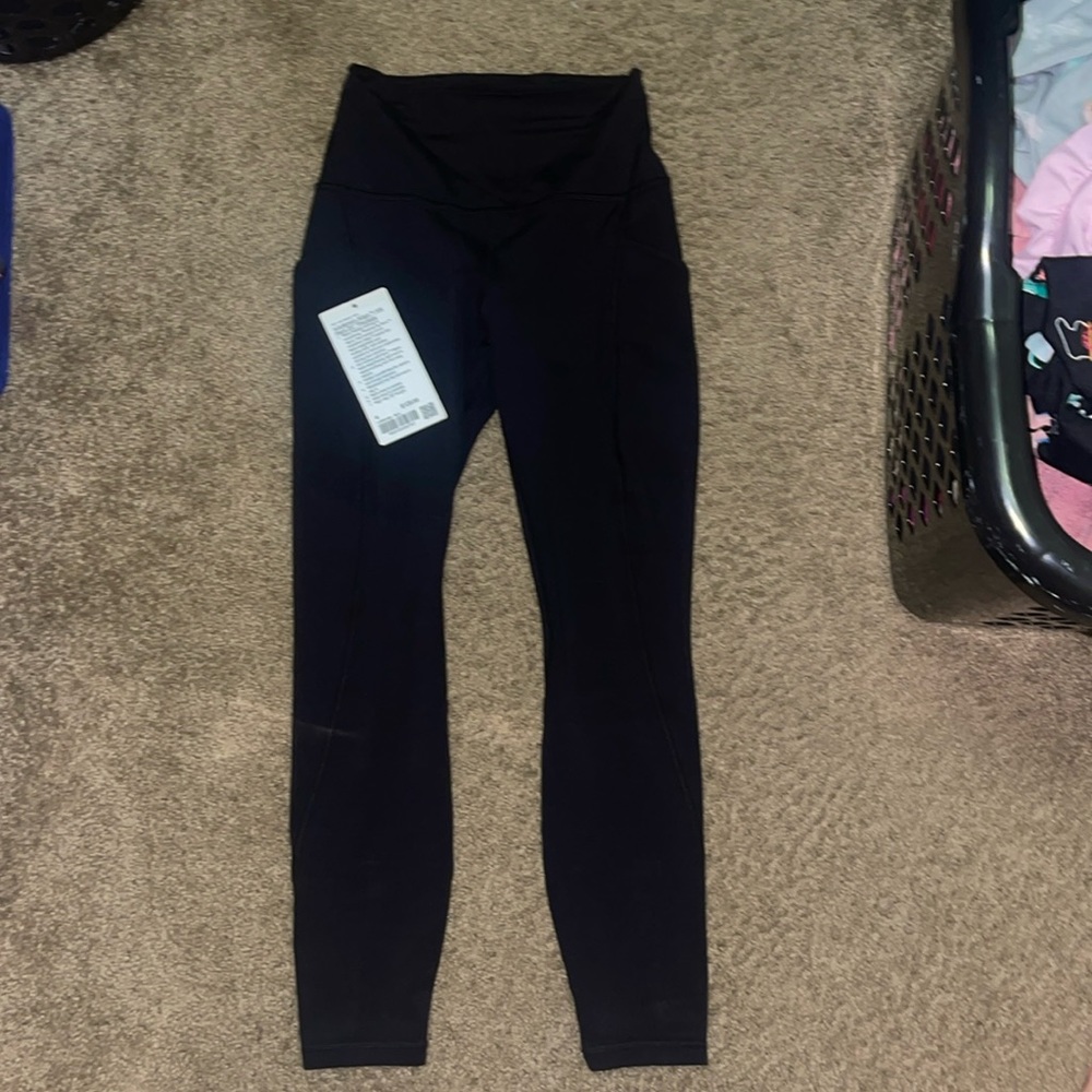 BRANDNEW LULULEMON ALIGNS W POCKETS